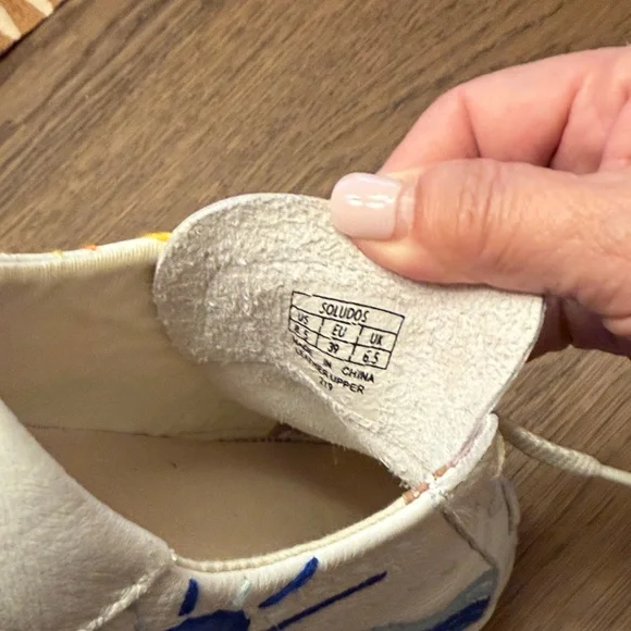 Sólidos Woman’s  White and Blue Sun and Moon Sneakers - Picture 6 of 6